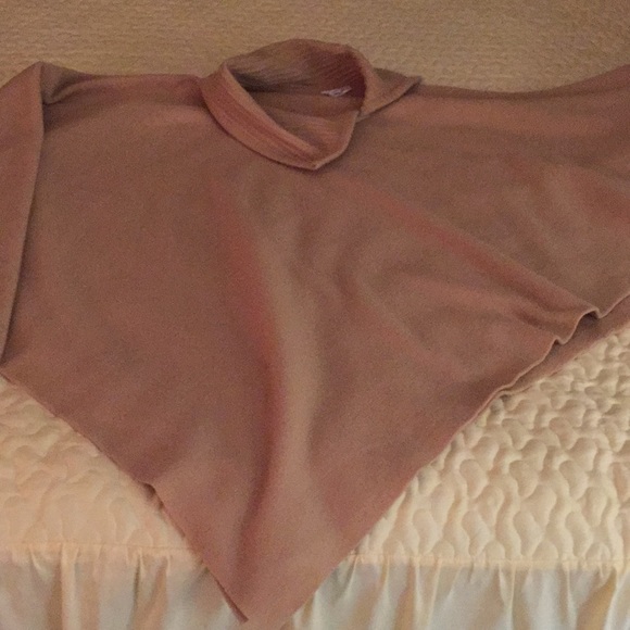 50% off Three Friends Design Boutique cape - Picture 4 of 4